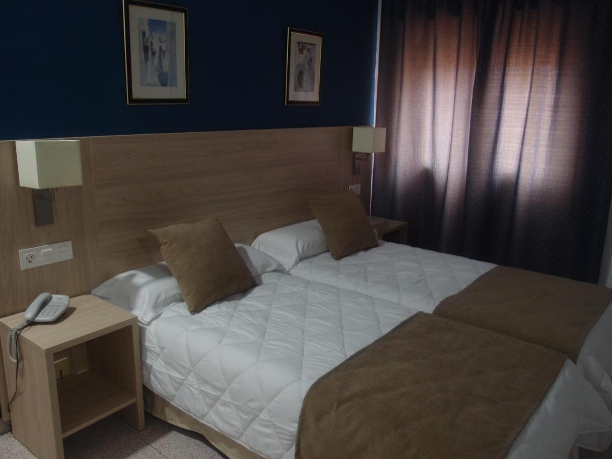 Hotel Catalán Puerto Real Esterno foto