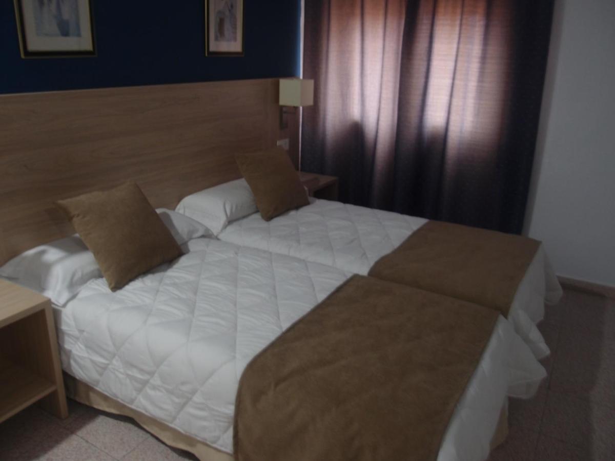 Hotel Catalán Puerto Real Esterno foto