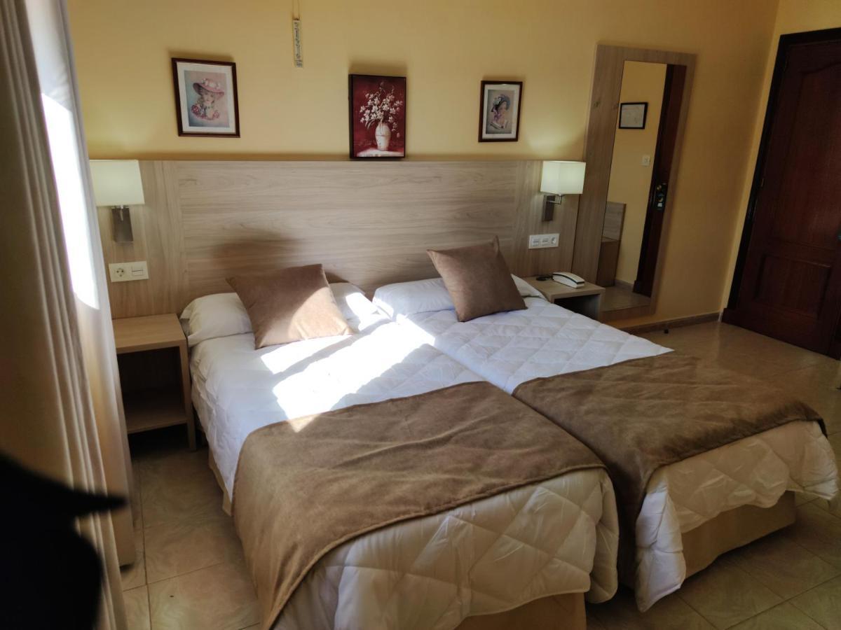 Hotel Catalán Puerto Real Esterno foto