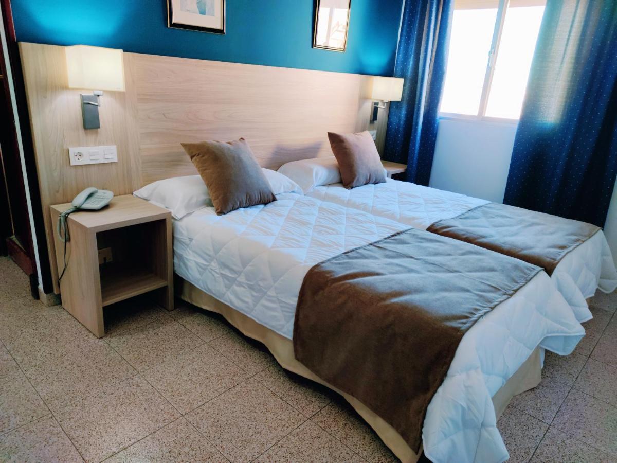 Hotel Catalán Puerto Real Esterno foto